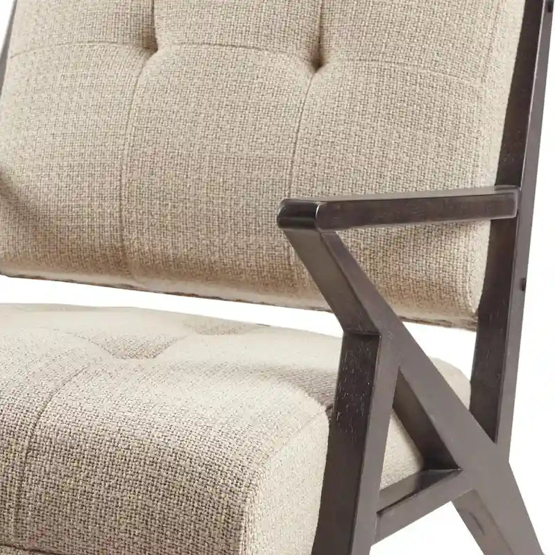 Fauteuil rembourré avec cadre en bois oblique